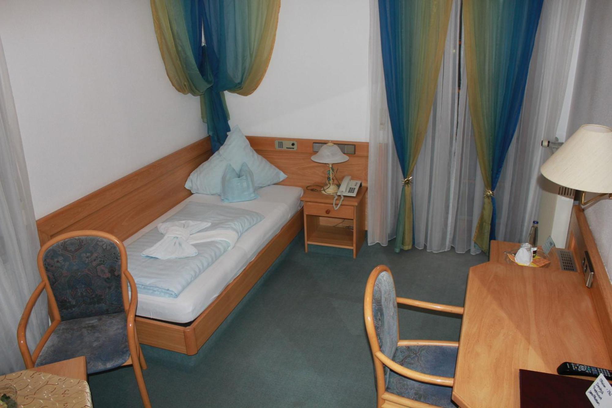 Landgasthaus & Hotel Kurfer Hof Bad Endorf Quarto foto